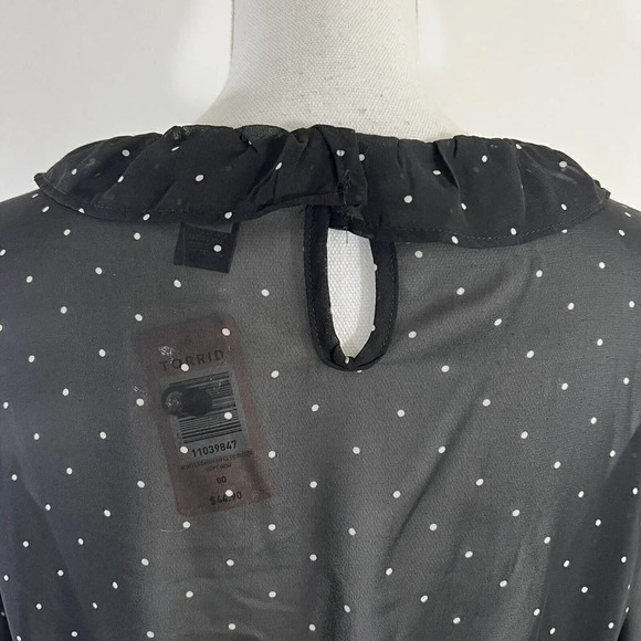 Torrid Sheer Black and White Ruffled Polka Dot Blouse NWT $44.90 Size 00 - Picture 8 of 9